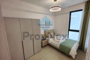 The M @ Medini Macrolink