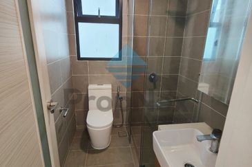 The M @ Medini Macrolink