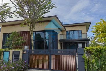 Forest City Golf Resort, Gelang Petah