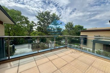 Forest City Golf Resort, Gelang Petah