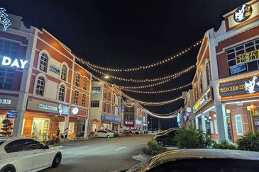 Taman Mount Austin Commercial