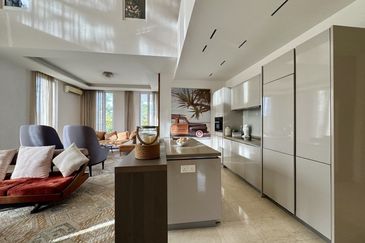 Emerald Bay @ Puteri harbour