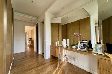 Emerald Bay @ Puteri harbour