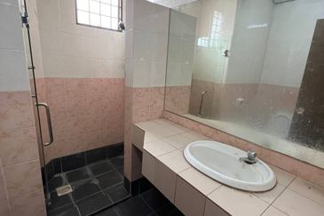 SL 13, Bandar Sungai Long