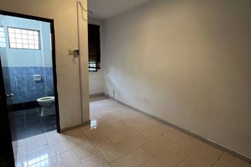 SL 13, Bandar Sungai Long