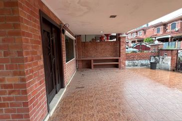 SL 13, Bandar Sungai Long