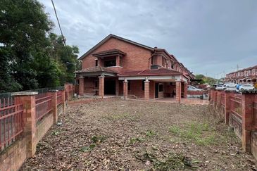 SL 13, Bandar Sungai Long