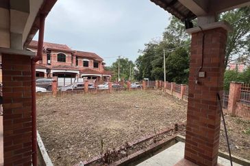 SL 13, Bandar Sungai Long