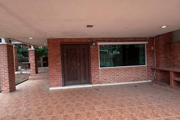 SL 13, Bandar Sungai Long