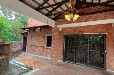 SL 13, Bandar Sungai Long