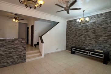 SL 13, Bandar Sungai Long