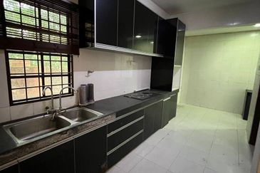 SL 13, Bandar Sungai Long