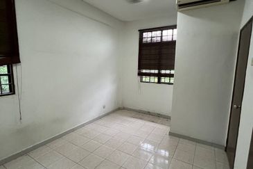 SL 13, Bandar Sungai Long