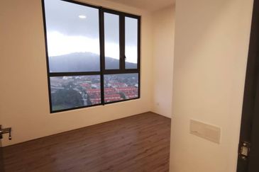 Henna Residence @ The Quartz