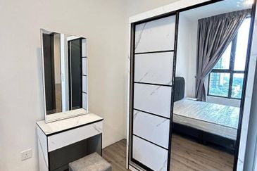 Henna Residence @ The Quartz