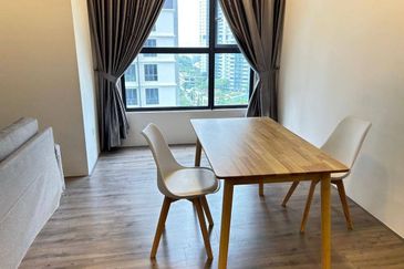 Henna Residence @ The Quartz