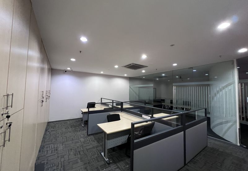 6-Storey Building (Suitable For College/University used)