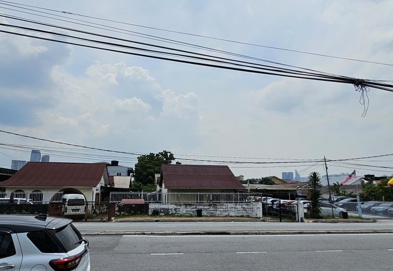 PJ OLD TOWN 3 STOREY COMMERCIAL BUILDING FOR SALE 