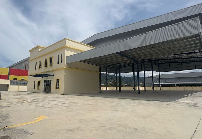 Detached Factory Kawasan Perusahaan Batu, Rawang For Rent
