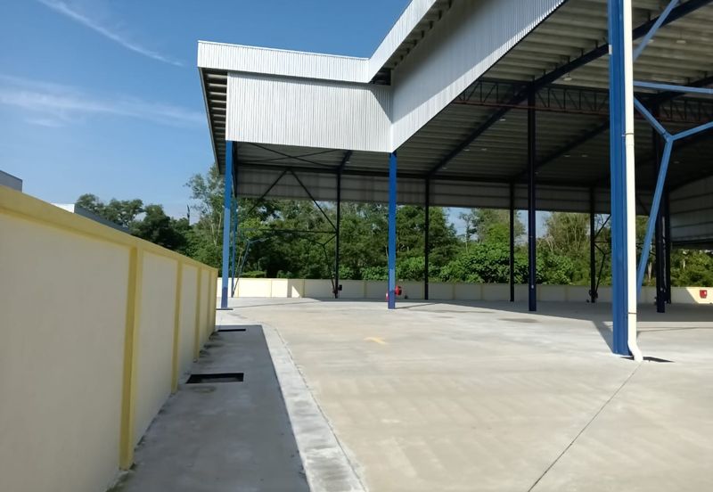 Detached Factory Kawasan Perusahaan Batu, Rawang For Rent