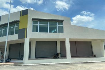 Saujana Utama CORNER NEW SHOPLOT @ Sungai Buloh, Bandar Puncak Alam