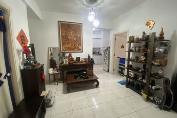 Perdana View Condominium