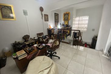 Perdana View Condominium