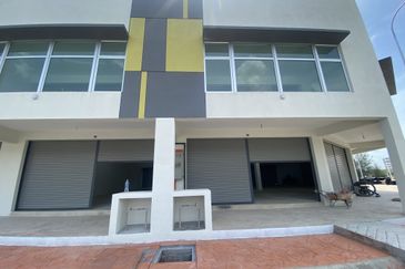 Saujana Utama, Brand New Shoplot, Sungai Buloh Selangor