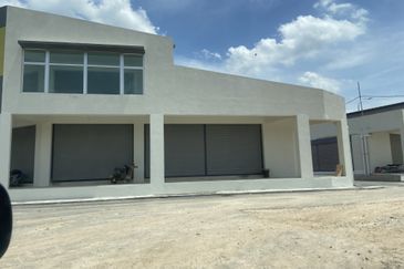 Saujana Utama, Brand New Shoplot, Sungai Buloh Selangor