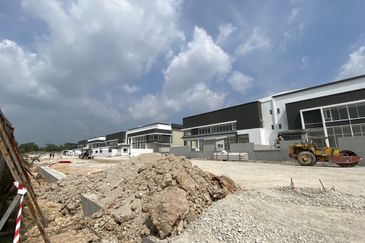 Bandar Puncak Alam Factory, Close to Main Road 