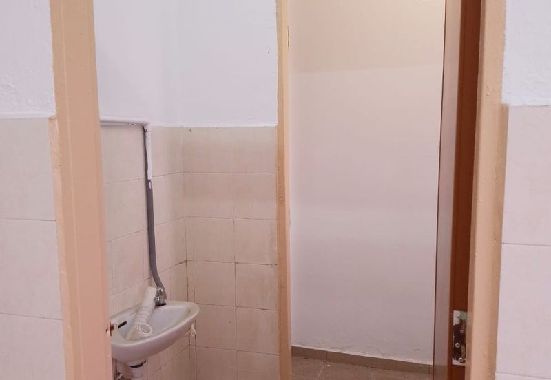 Flat Desa Mentari Blok 5