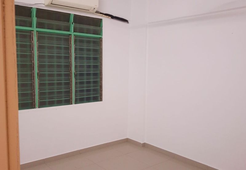 Flat Desa Mentari Blok 5