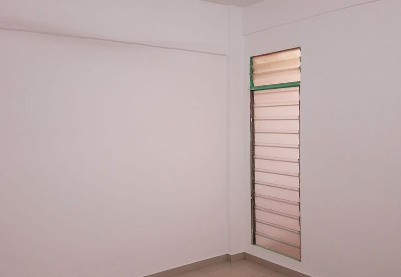 Flat Desa Mentari Blok 5