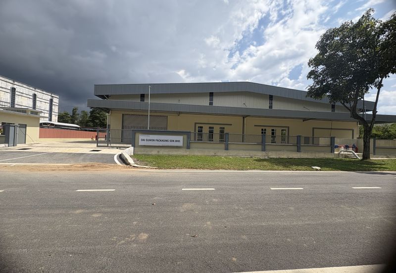 Kemunting, Bukit Beruntung 1 storey factory with Land for Rent, Rawang