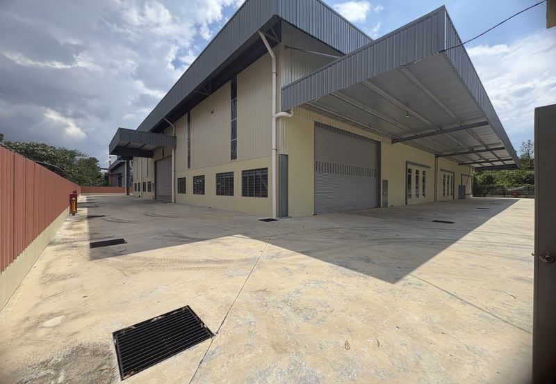 Kemunting, Bukit Beruntung 1 storey factory with Land for Rent, Rawang