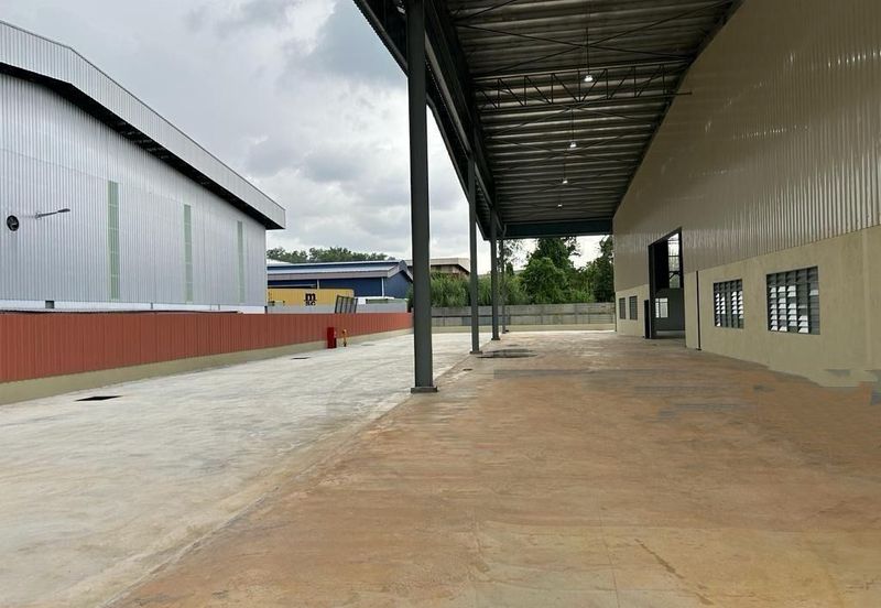 Kemunting, Bukit Beruntung 1 storey factory with Land for Rent, Rawang