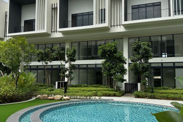 Alstonia Hilltop Bukit Raham Putra