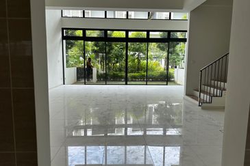 Alstonia Hilltop Bukit Raham Putra