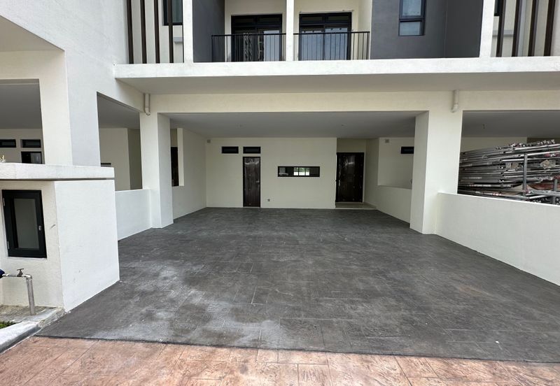 Alstonia Hilltop Bukit Raham Putra