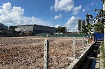 Puncak Alam Industrial Flat land 1acre, square shape infra ready