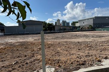 Puncak Alam Industrial Flat land 1acre, square shape infra ready