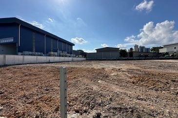 Puncak Alam Industrial Flat land 1acre, square shape infra ready