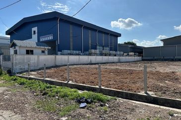 Puncak Alam Industrial Flat land 1acre, square shape infra ready