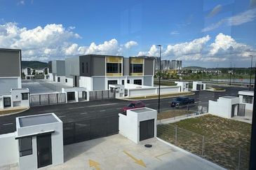 Puncak Alam Factory warehouse Eco Business Park V easy access with high ceiling