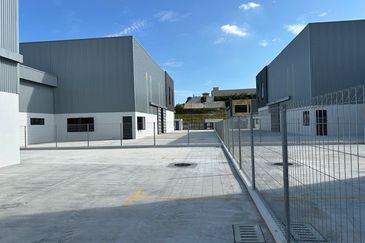 Puncak Alam Factory warehouse Eco Business Park V easy access with high ceiling