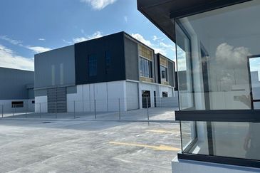 Puncak Alam Factory warehouse Eco Business Park V easy access with high ceiling