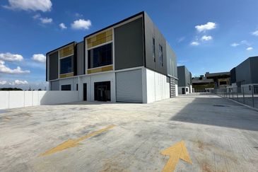 Puncak Alam Factory warehouse Eco Business Park V easy access with high ceiling