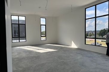 Puncak Alam Factory warehouse Eco Business Park V easy access with high ceiling