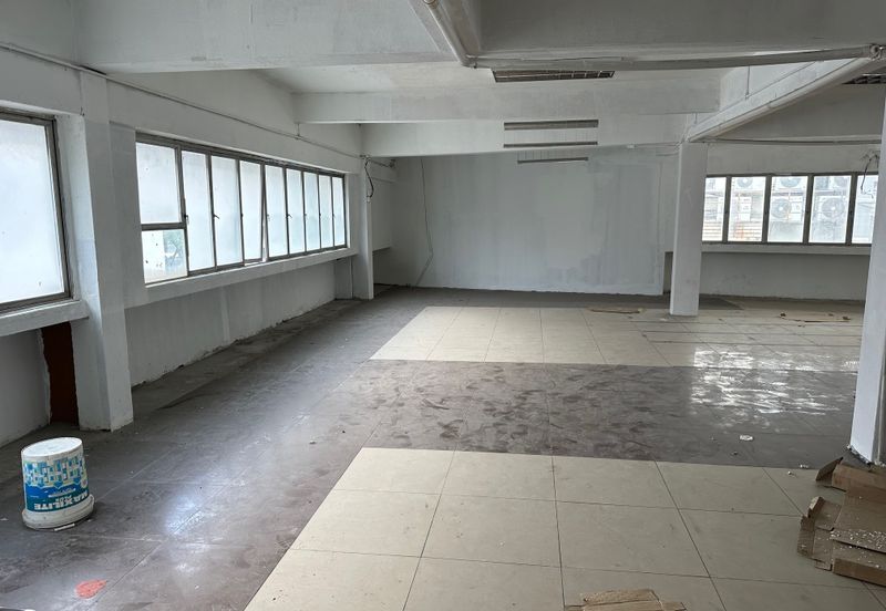 SS2 PJ commercial office upstairs CORNER infront durian street