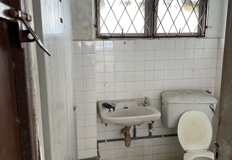 SS2 PJ commercial office upstairs CORNER infront durian street